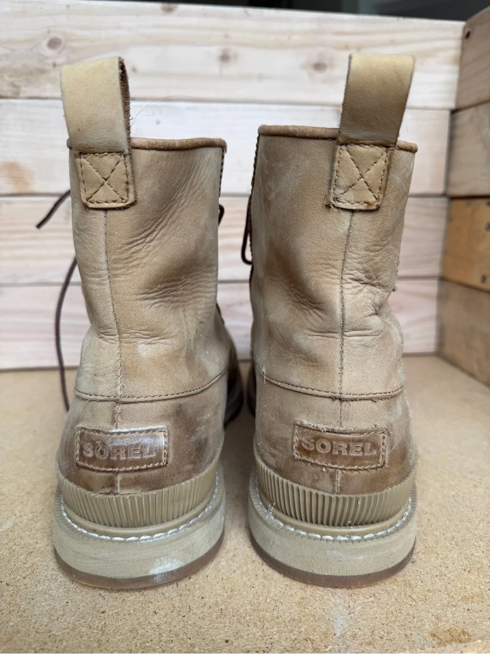 Sorel Men's Tan Suede Wingtip Combat Boots - Lace-Up 11 1/2